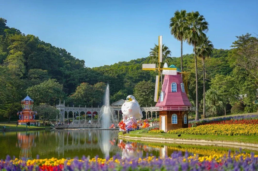 Единение с природой, исцеление души: пациенты международного онкологического центра отправились на теплую экскурсию в сад «Юньтай»