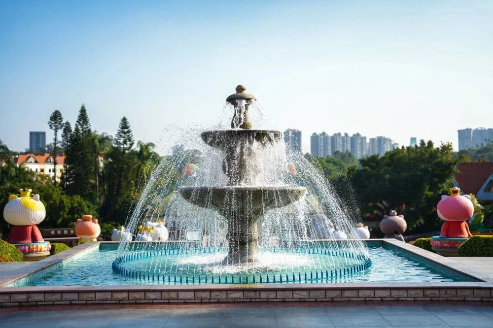 Единение с природой, исцеление души: пациенты международного онкологического центра отправились на теплую экскурсию в сад «Юньтай»