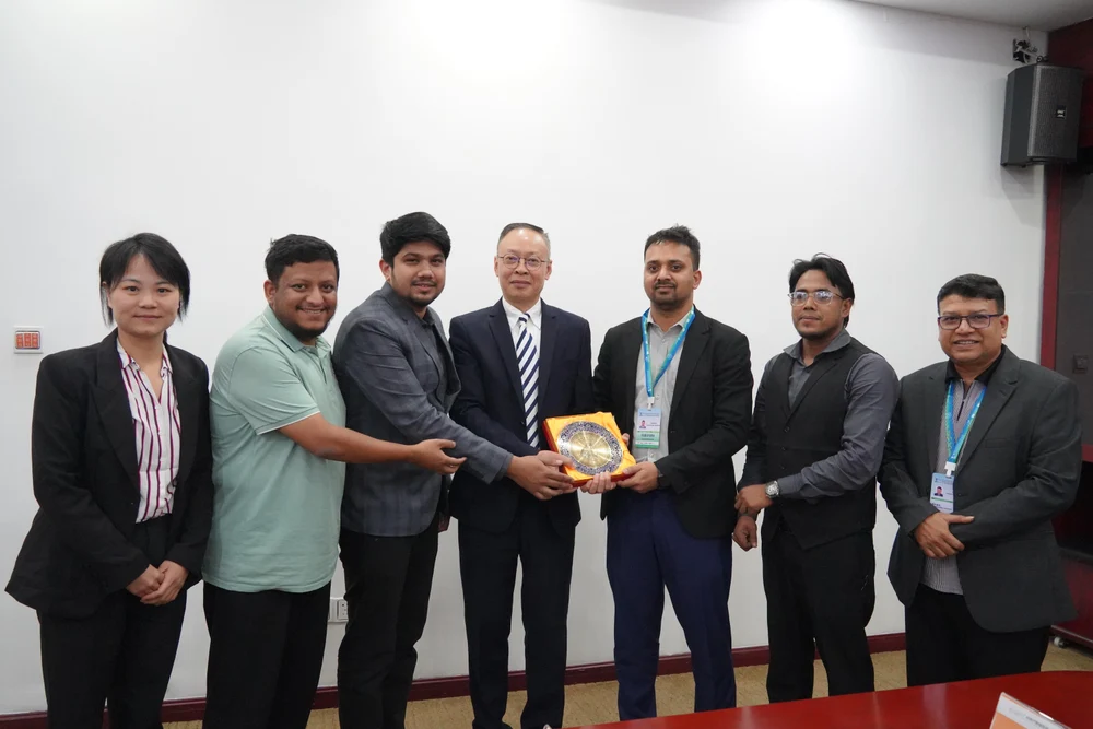 Делегация правительства и медицинских СМИ Бангладеш посетила онкологическую кулинику St. Stamford Modern Cancer Hospital